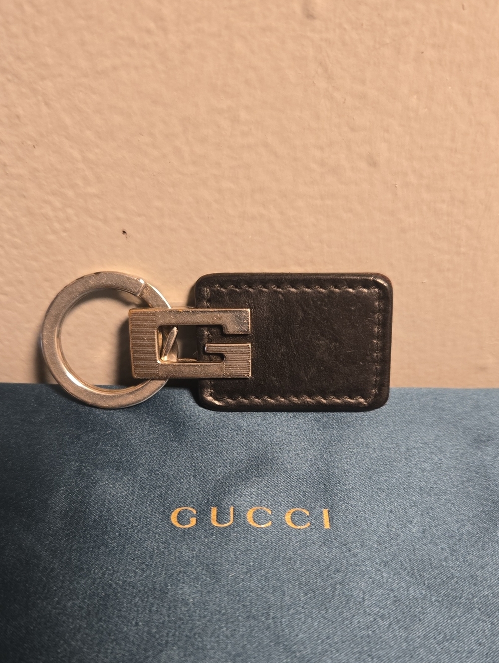 Gucci Dark Black Leather Keyring with Silver-Tone Hardware - Picture 3 of 6